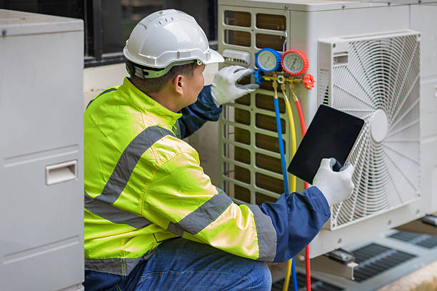 Professional Hvac technician working in Mooresville, NC